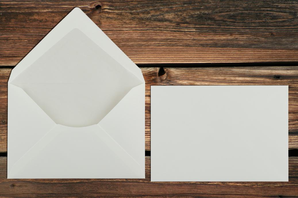 Briefhüllen C6 114x162 mm Nassklebend Cremeweiß Halbglatt 110 g/qm